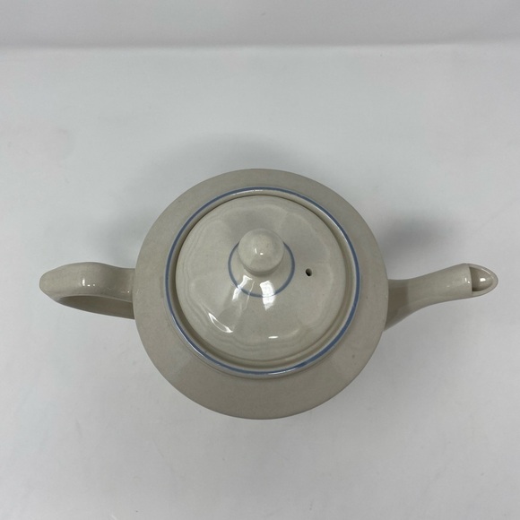 Vintage Spring Meadows Floral Ceramic 4-cup Teapot - Picture 5 of 11